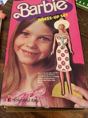 Vintage Mattel 1977 Barbie Dress-Up Set Colorforms #510 - Incomplete